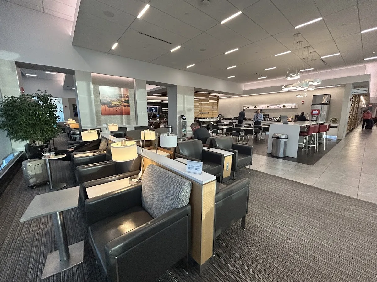 Admirals Club Boston Terminal B
