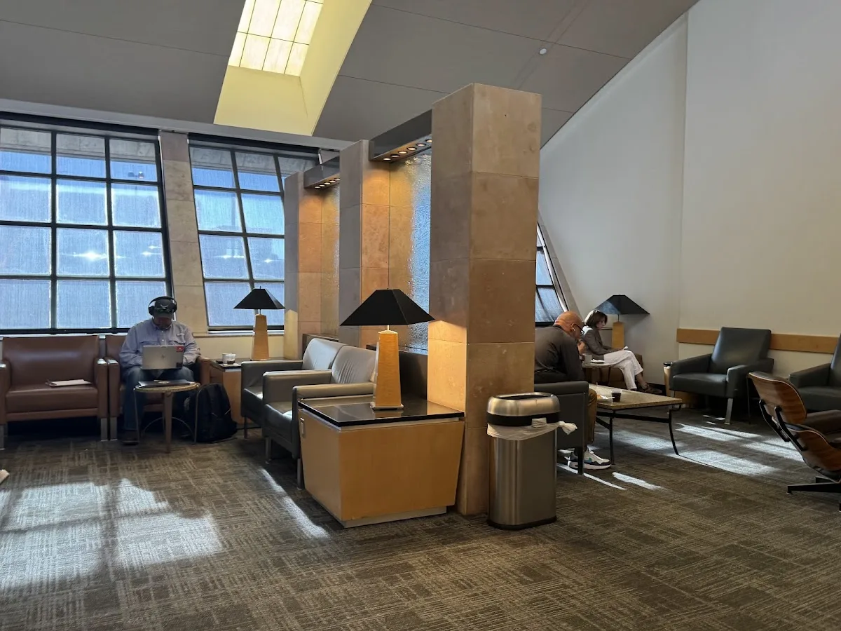 Admirals Club Dallas Fort Worth Terminal D