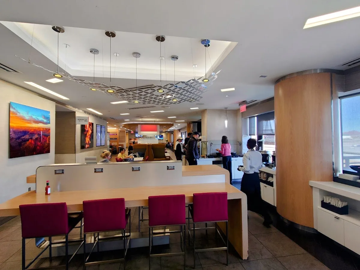Admirals Club Phoenix Terminal 4 South