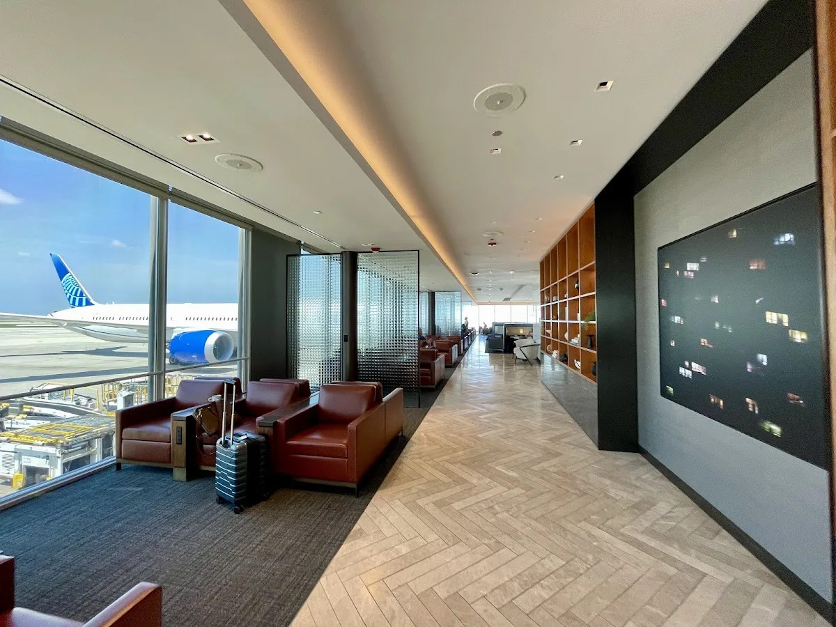 United Polaris Lounge