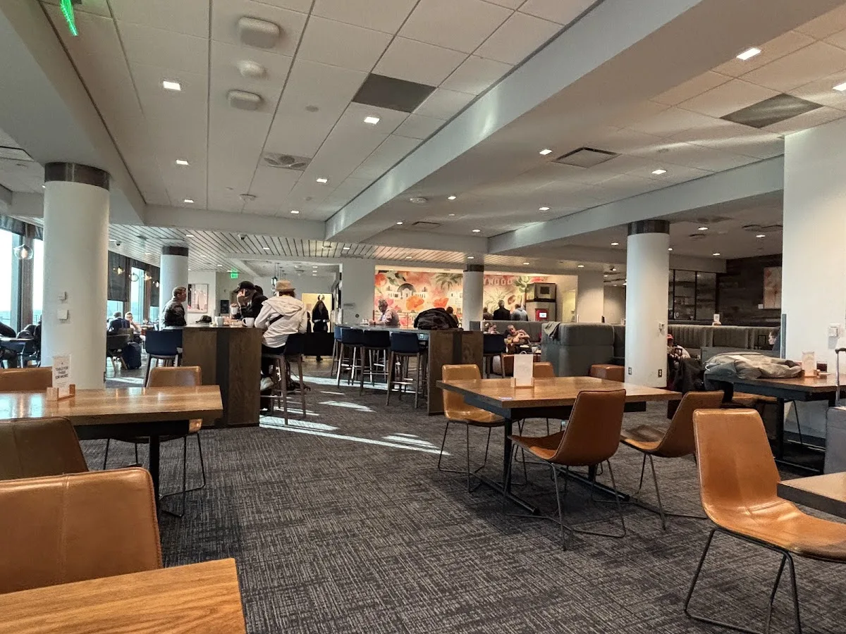 Alaska Lounge