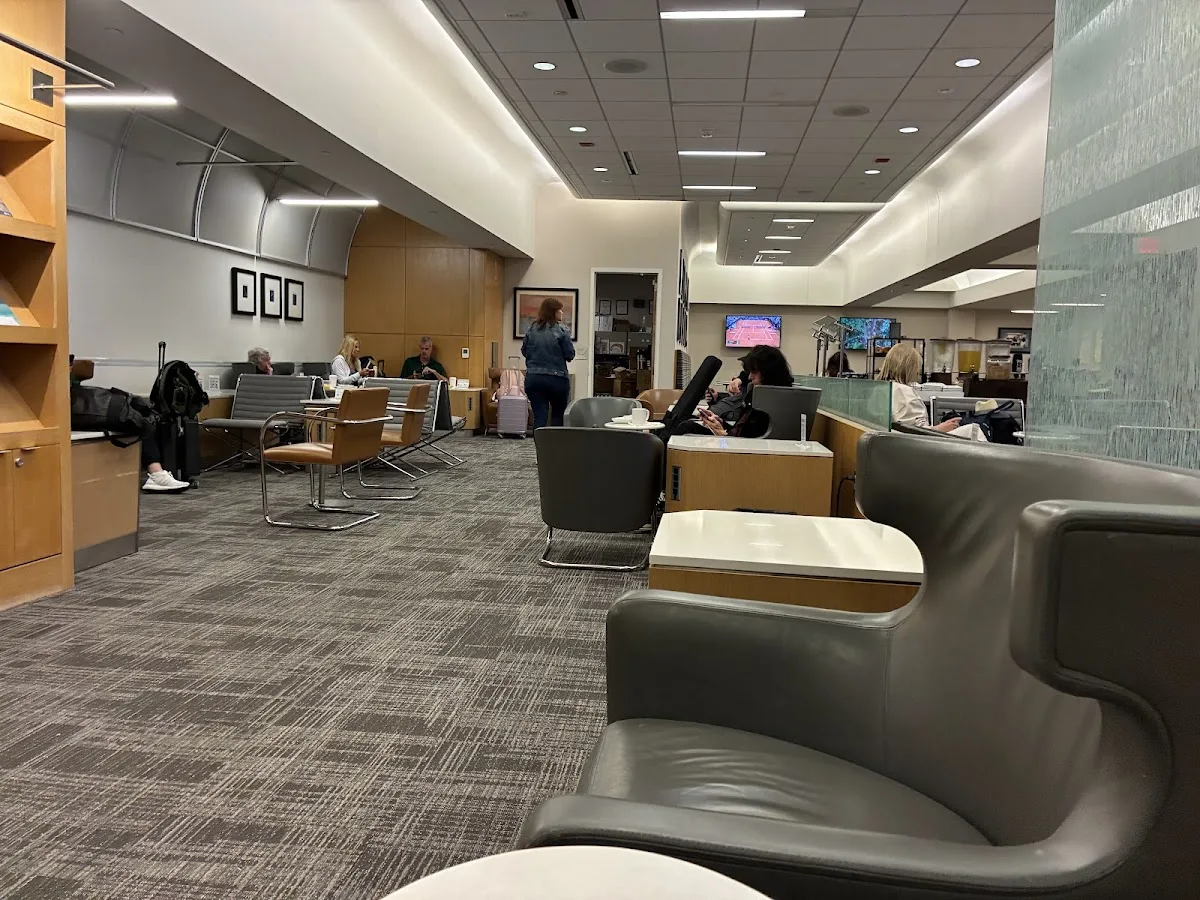 American Airlines Admirals Club St. Louis