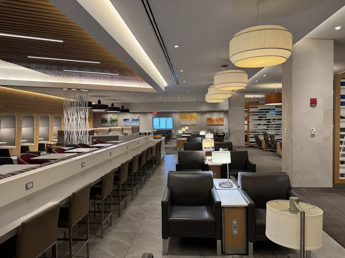 American Airlines Flagship First Dining JFK