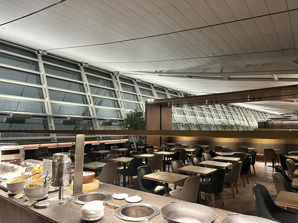 Asiana Lounge