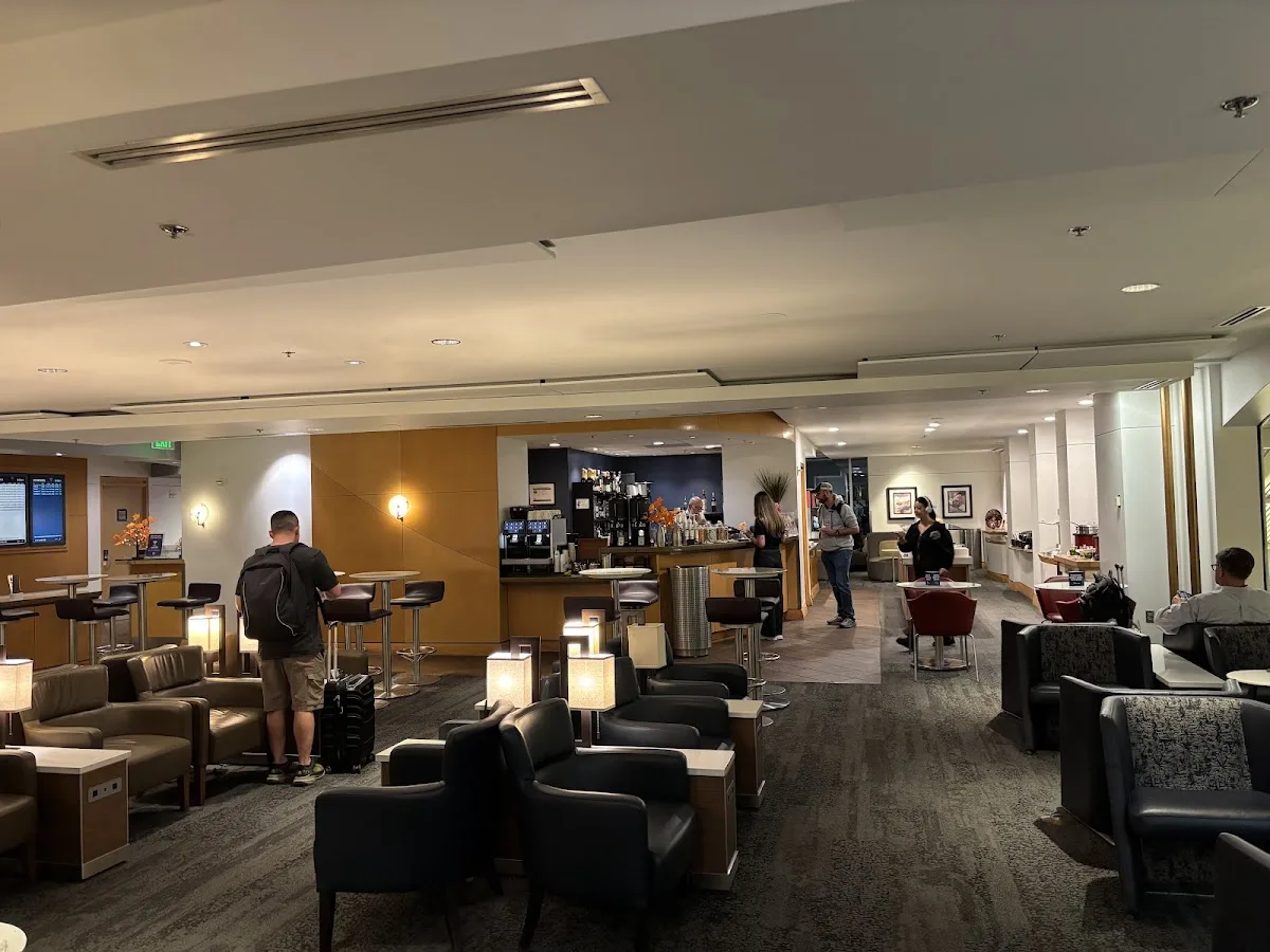 Delta Sky Club PDX