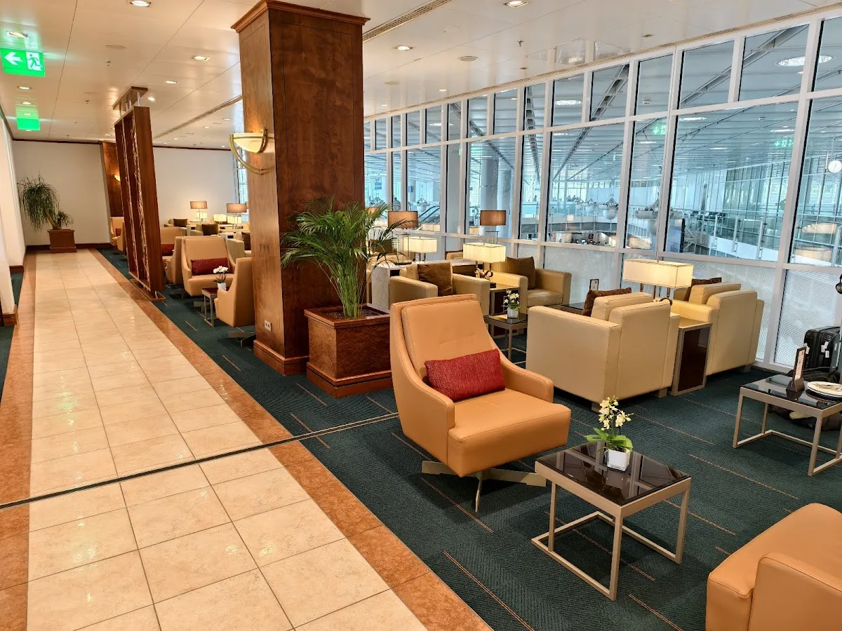 Emirates Lounge