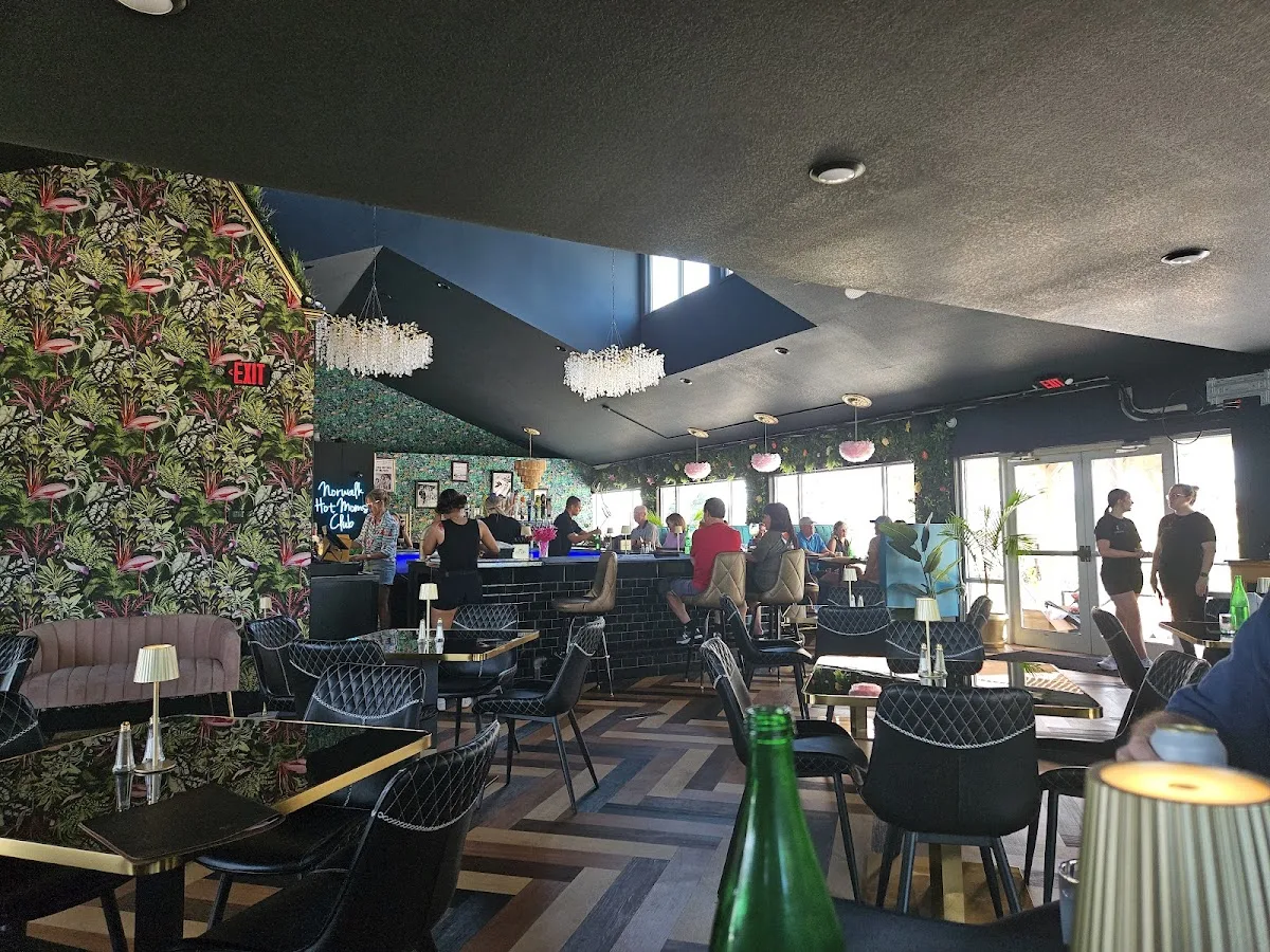 Flamingo Lounge
