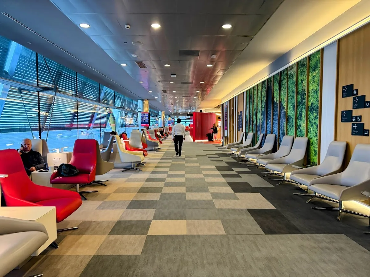 Iberia Premium Lounge Madrid T4S