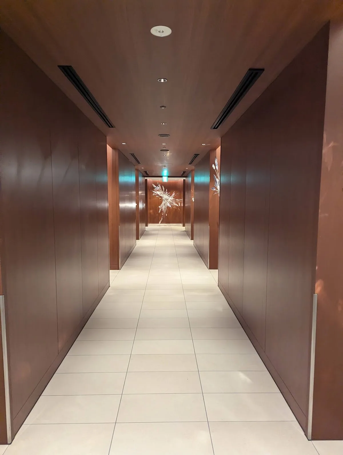JAL Sakura Lounge Osaka Itami