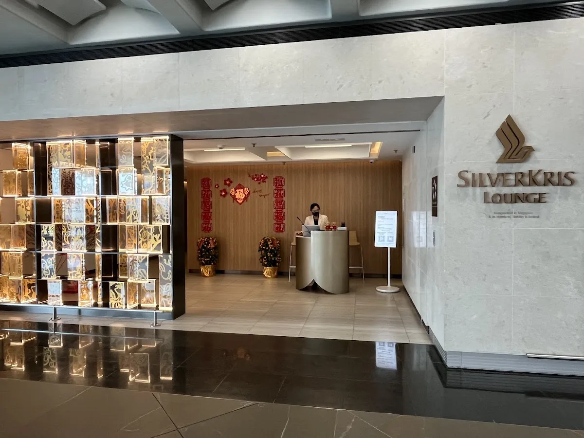 Singapore Airlines SilverKris Lounge Hong Kong