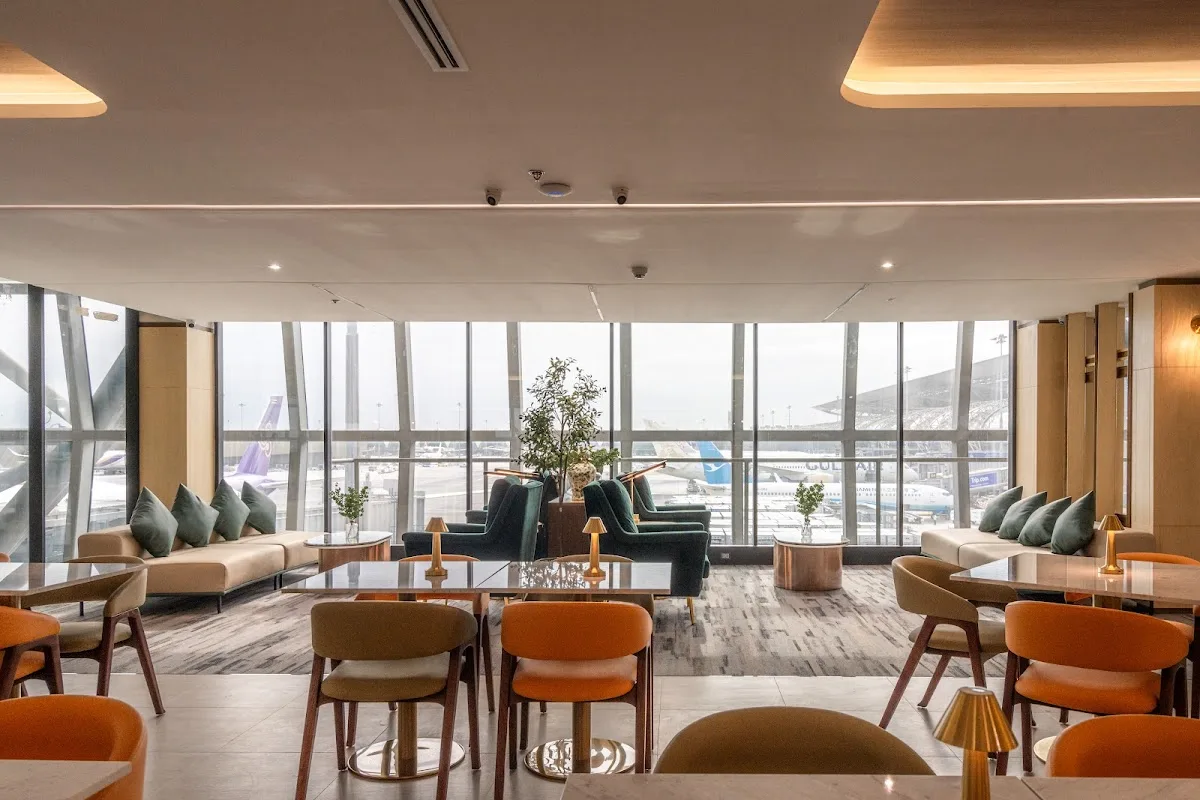The Coral Cosmo Lounge