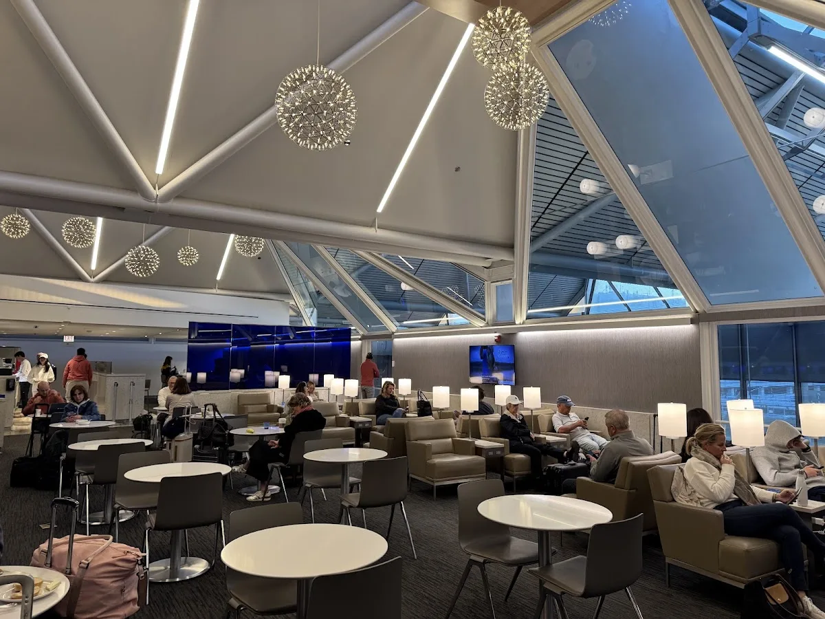 United Club Chicago ORD B6