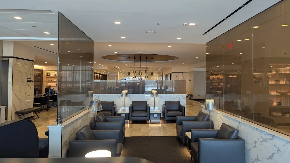 United Polaris Lounge Washington Dulles